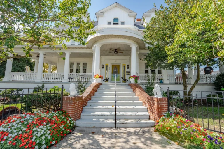 216 E Fern Road