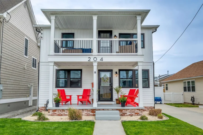 204 E Hollywood Avenue