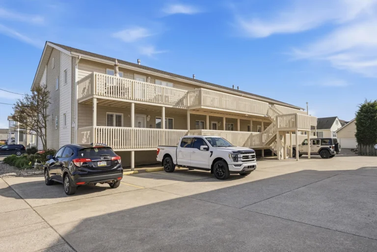 102 E Primrose Road