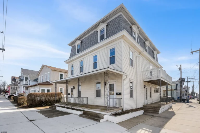 1061 West Ave