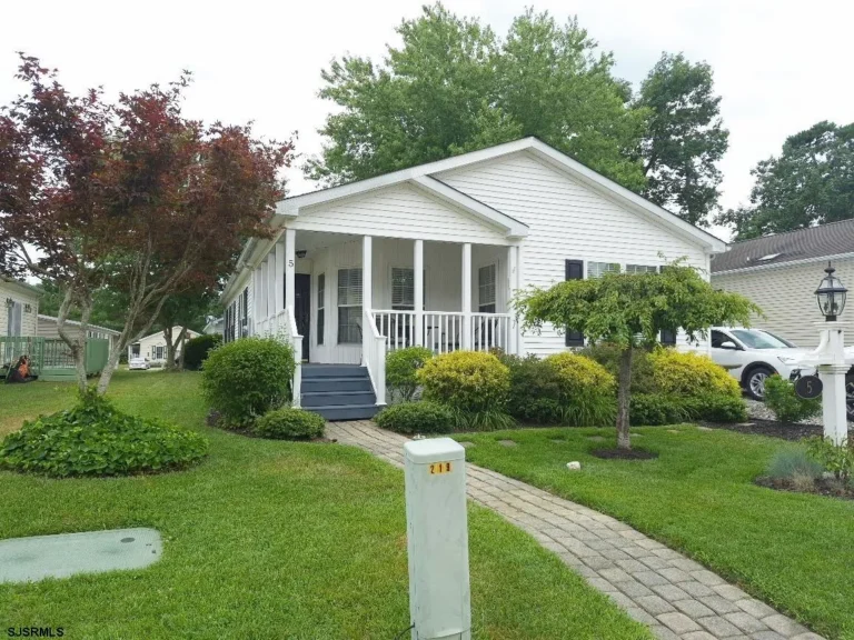 5 Rosewood Ln