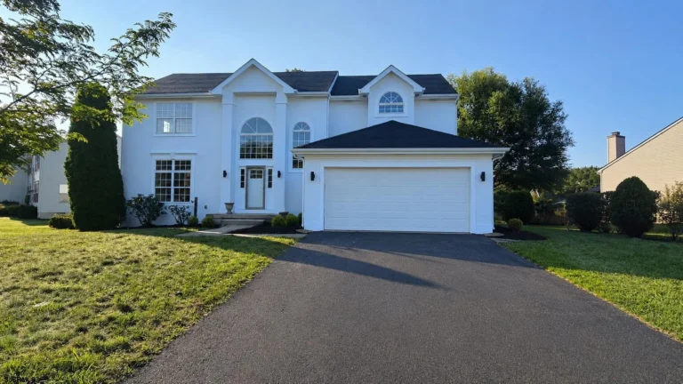 1055 Huntingdon Dr