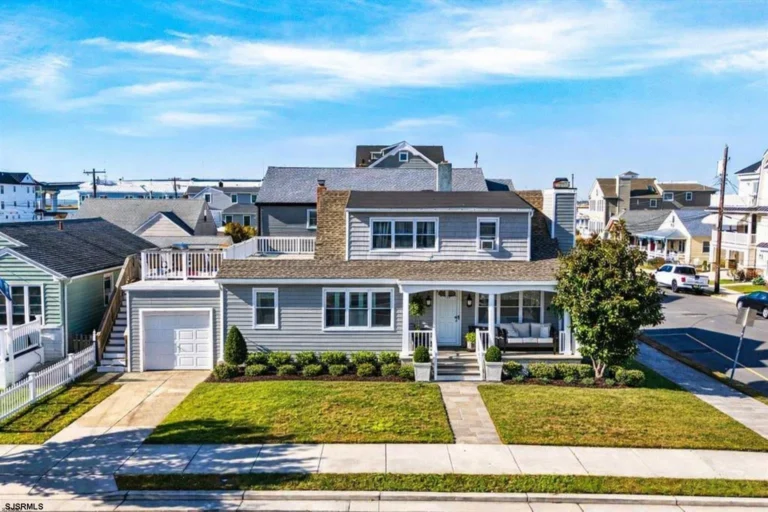 718-20 Bay Ave