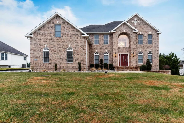 1869 Whispering Woods
