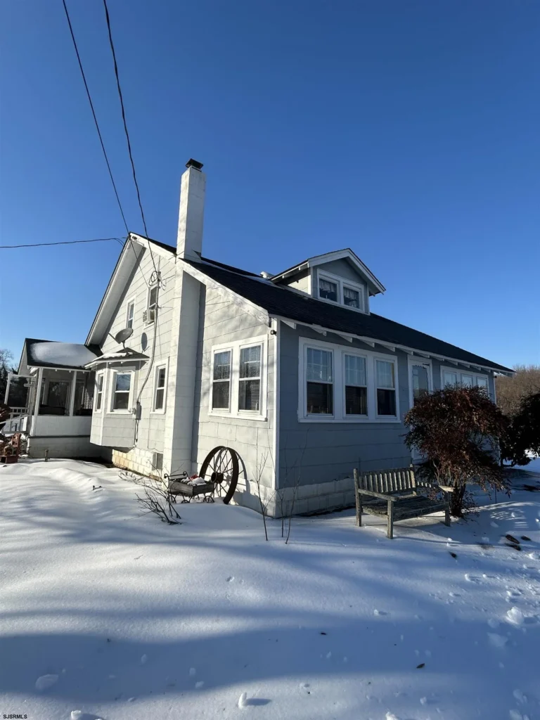 390 Jones Island Rd Road