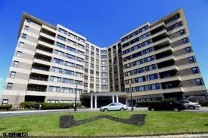 101 S Raleigh #827