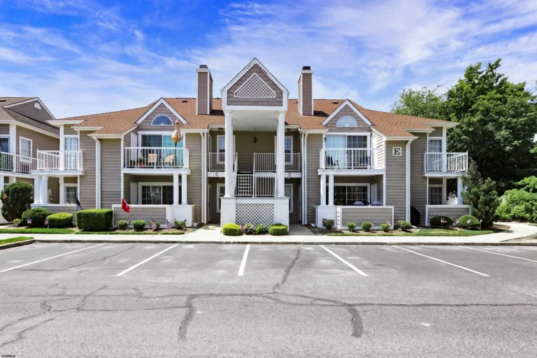 550 Central Ave