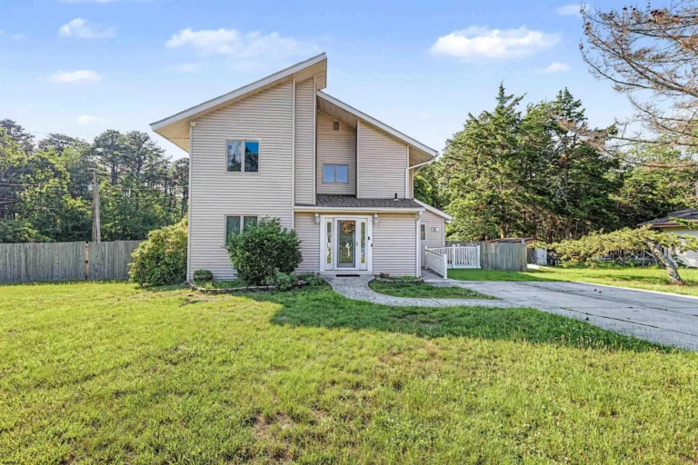 72 S Lisa Dr