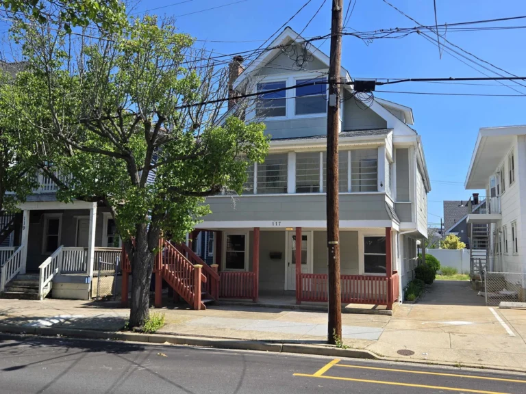 115-117 W Poplar Avenue