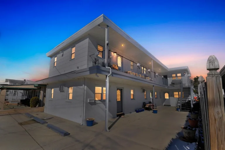 213 E Miami Avenue