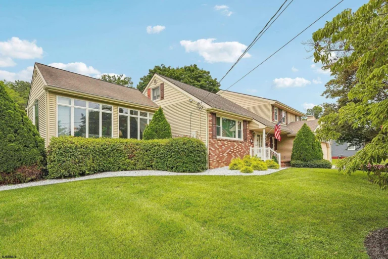 12 Vickers Ave