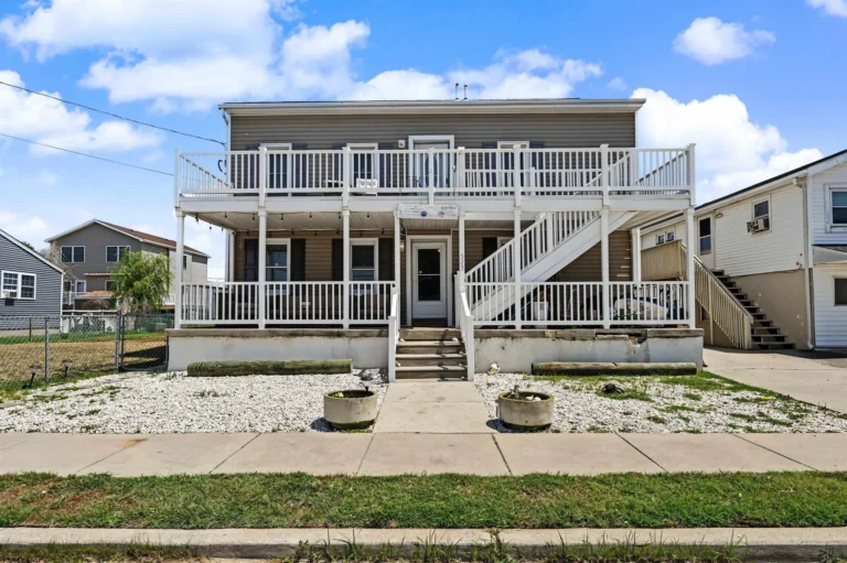 523 W Maple Ave