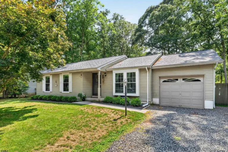 702 Moonraker Ct