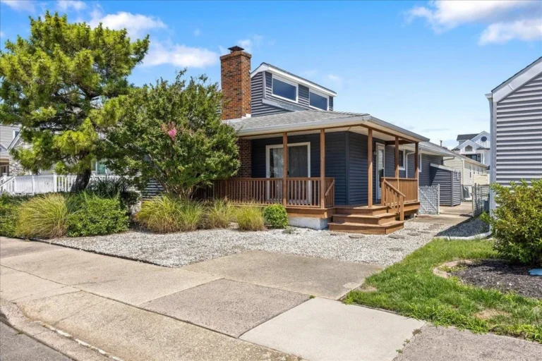 103 W Trenton Avenue