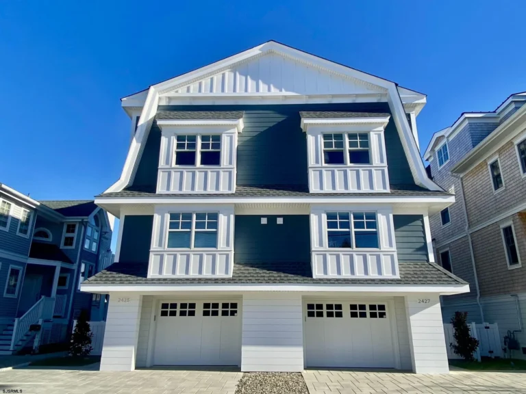 2425 Harbor Ave