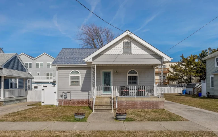 305 E 19th Avenue