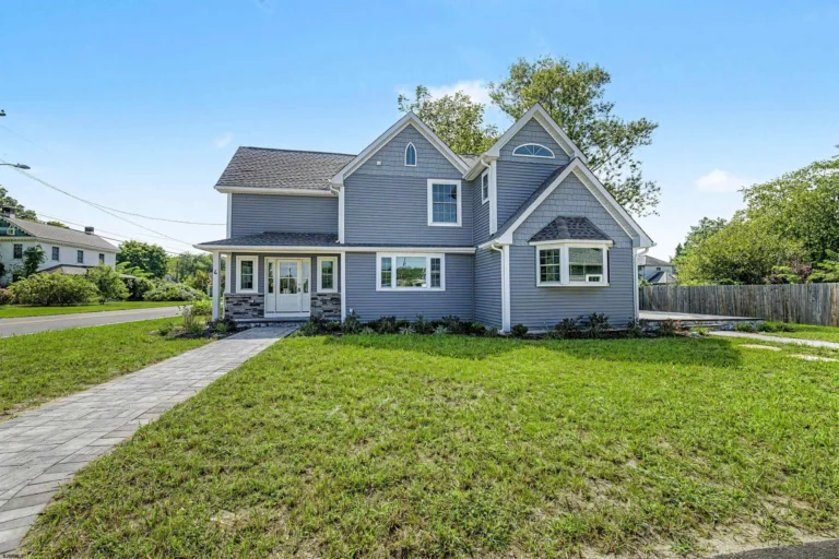 4 S Maple Ave