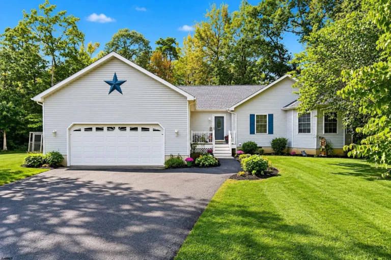 559 E Motts Creek Rd