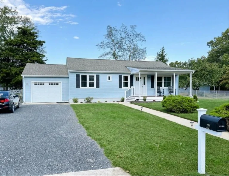 6 Wayne Avenue