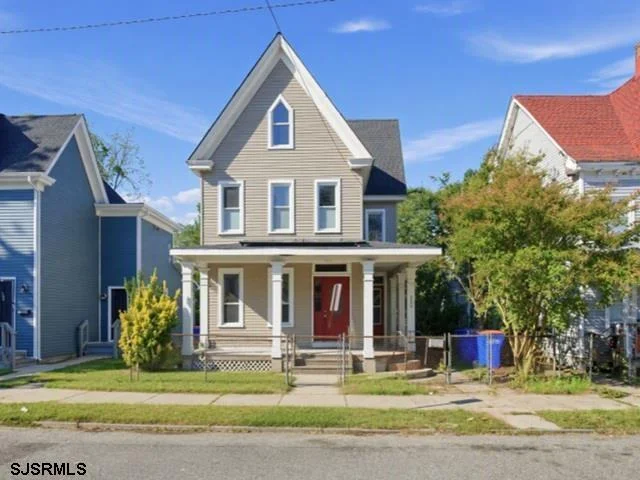 208 S 4th Street