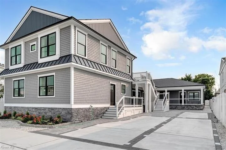 204 E Primrose Road