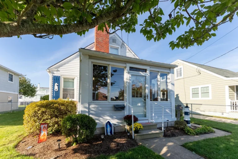 210 E 10th Avenue